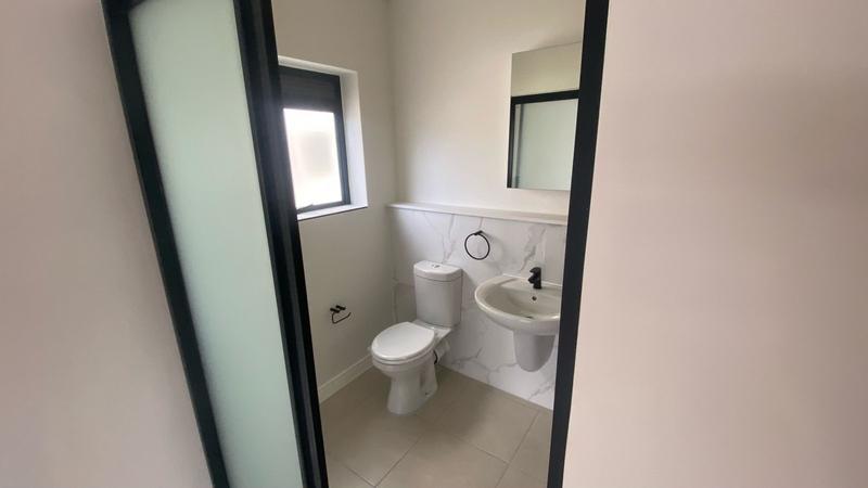 To Let 1 Bedroom Property for Rent in Richwood Western Cape